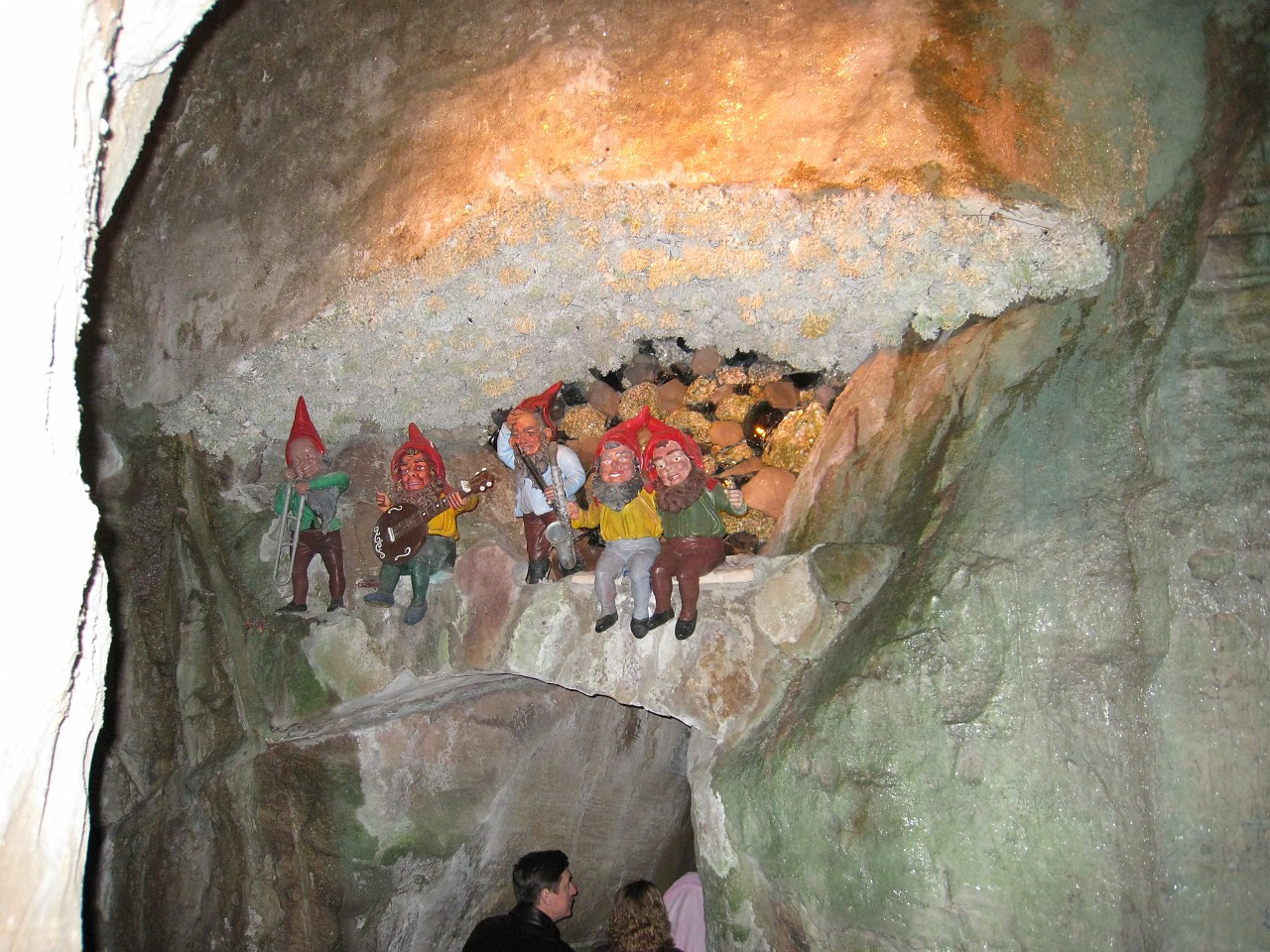 Vacation 2007-12 - Rock City 0265.jpg - Rock City outside of Chattanooga Tennessee has been a tourist attraction since 1932. I remembered seeing barn roofs painted with "See Rock City" and wanted to pay a visit to its home on Lookout Mountain. Christmas Vacation 2007-08.